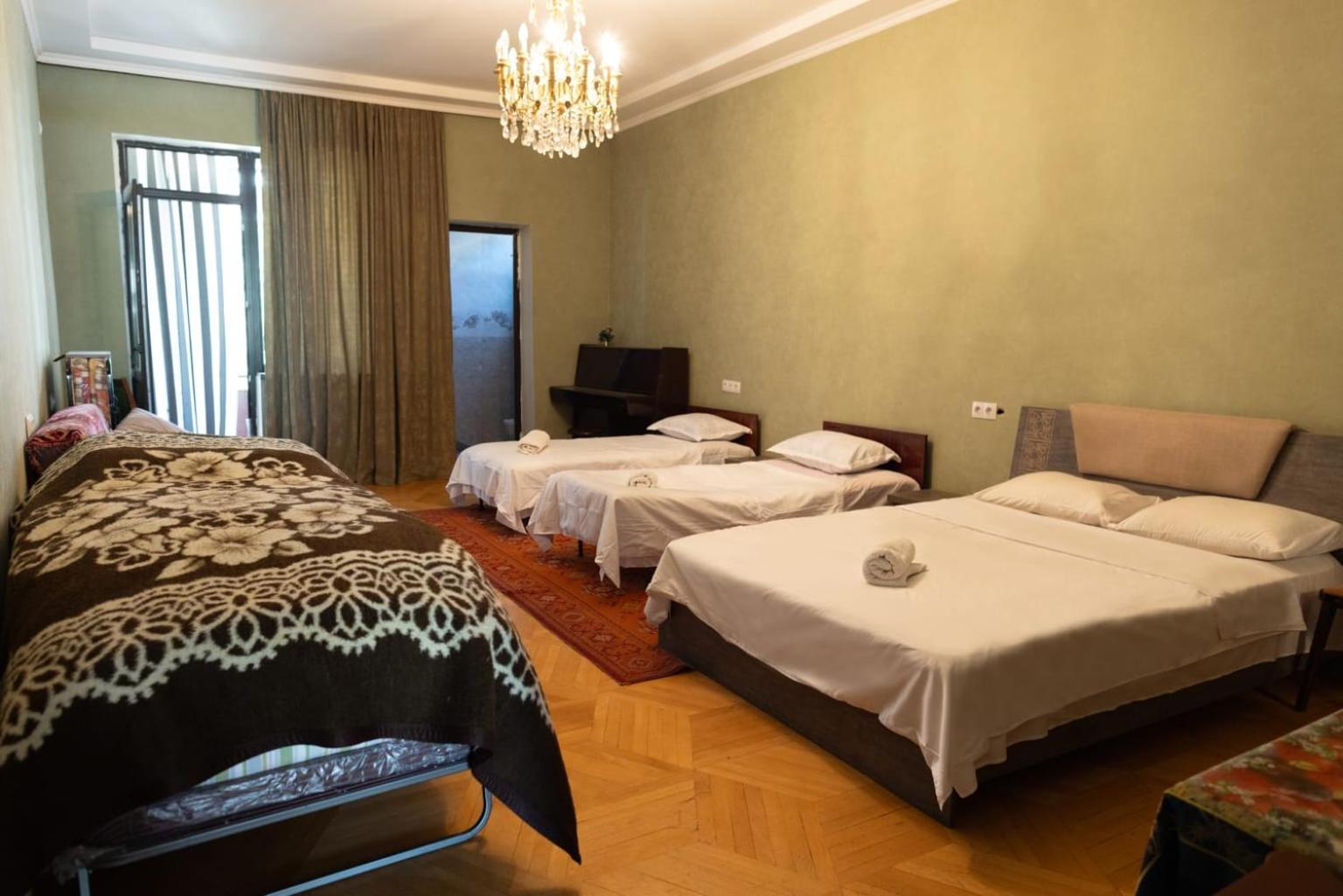 Wine House Hotel Тбилиси Екстериор снимка