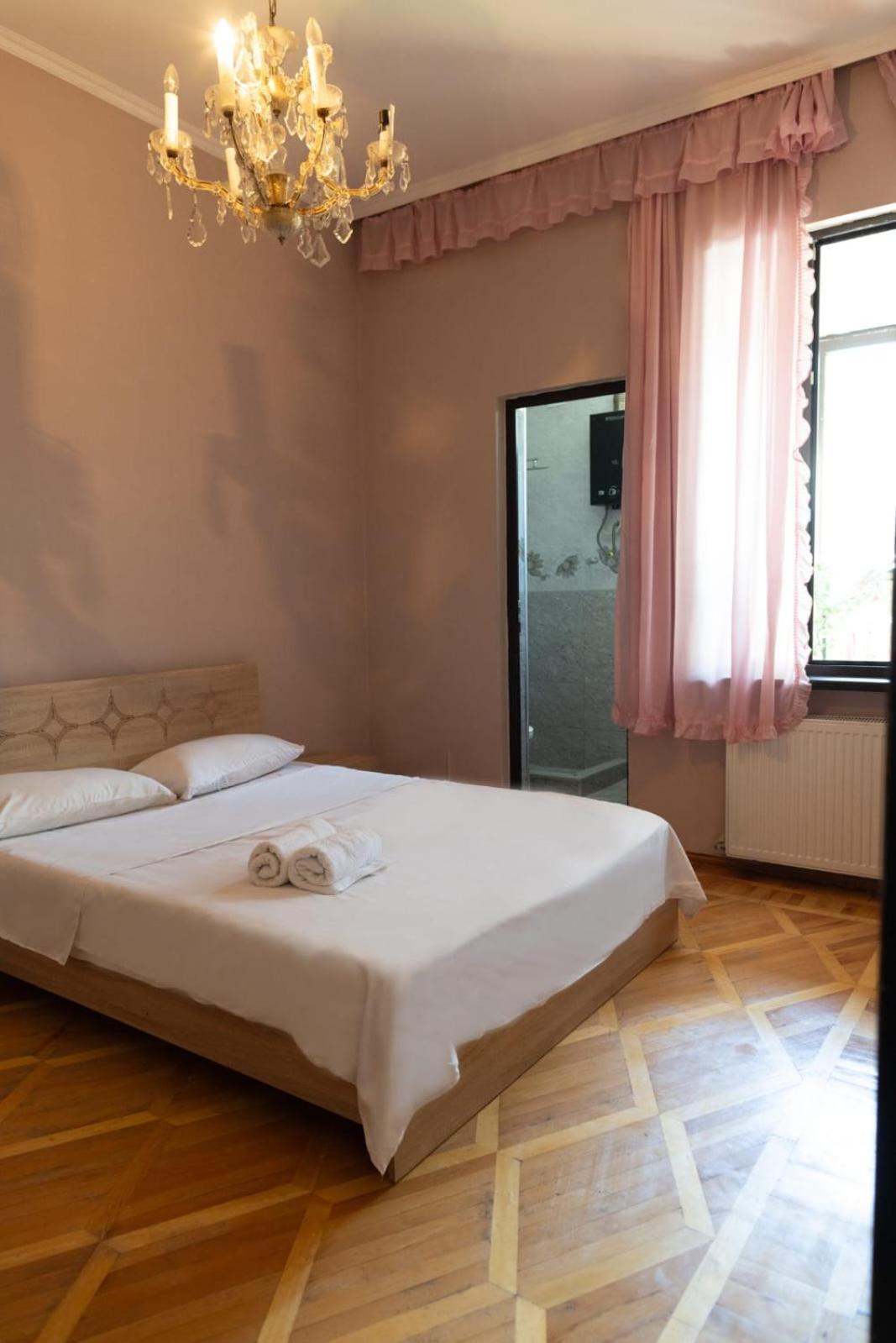 Wine House Hotel Тбилиси Екстериор снимка