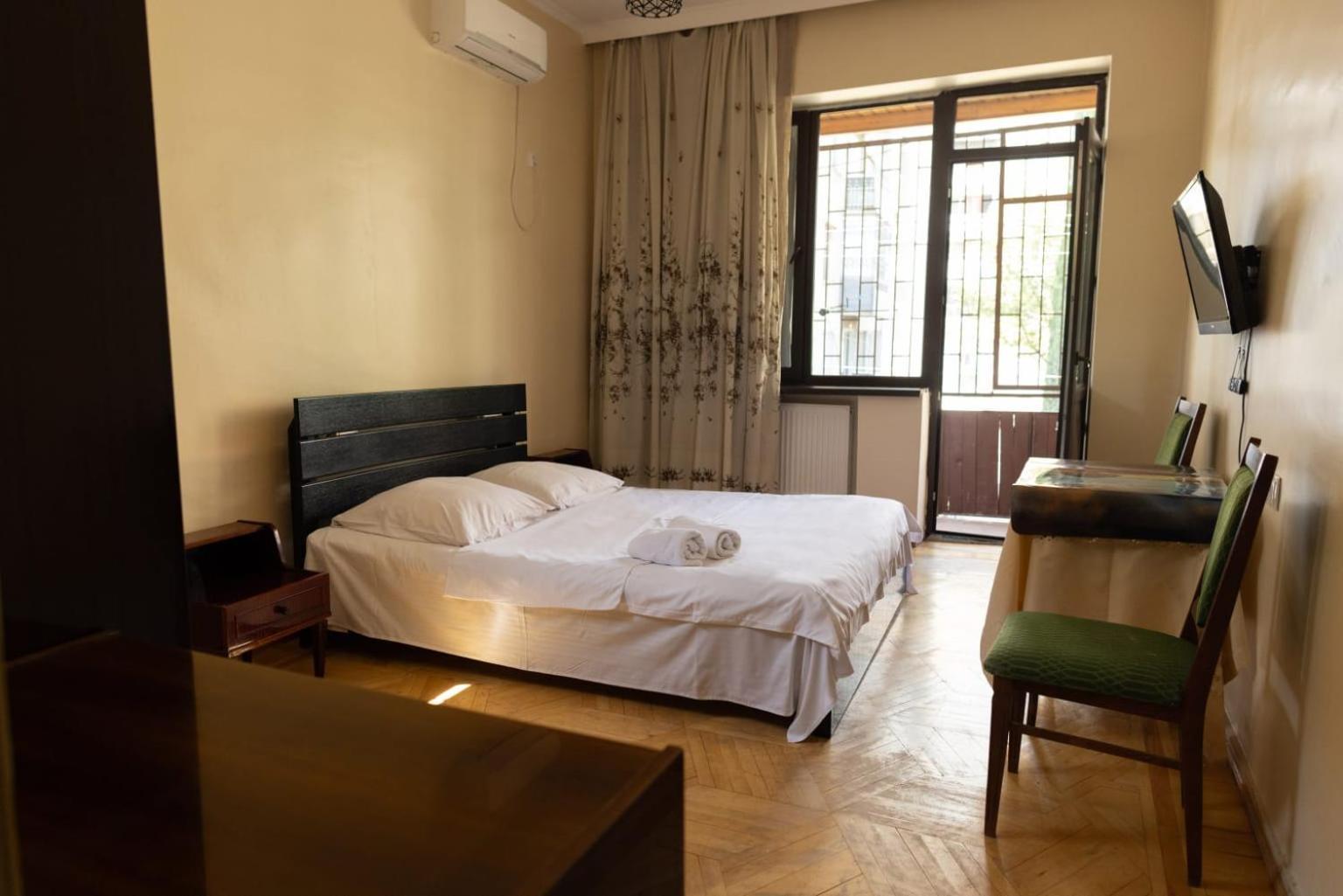 Wine House Hotel Тбилиси Екстериор снимка
