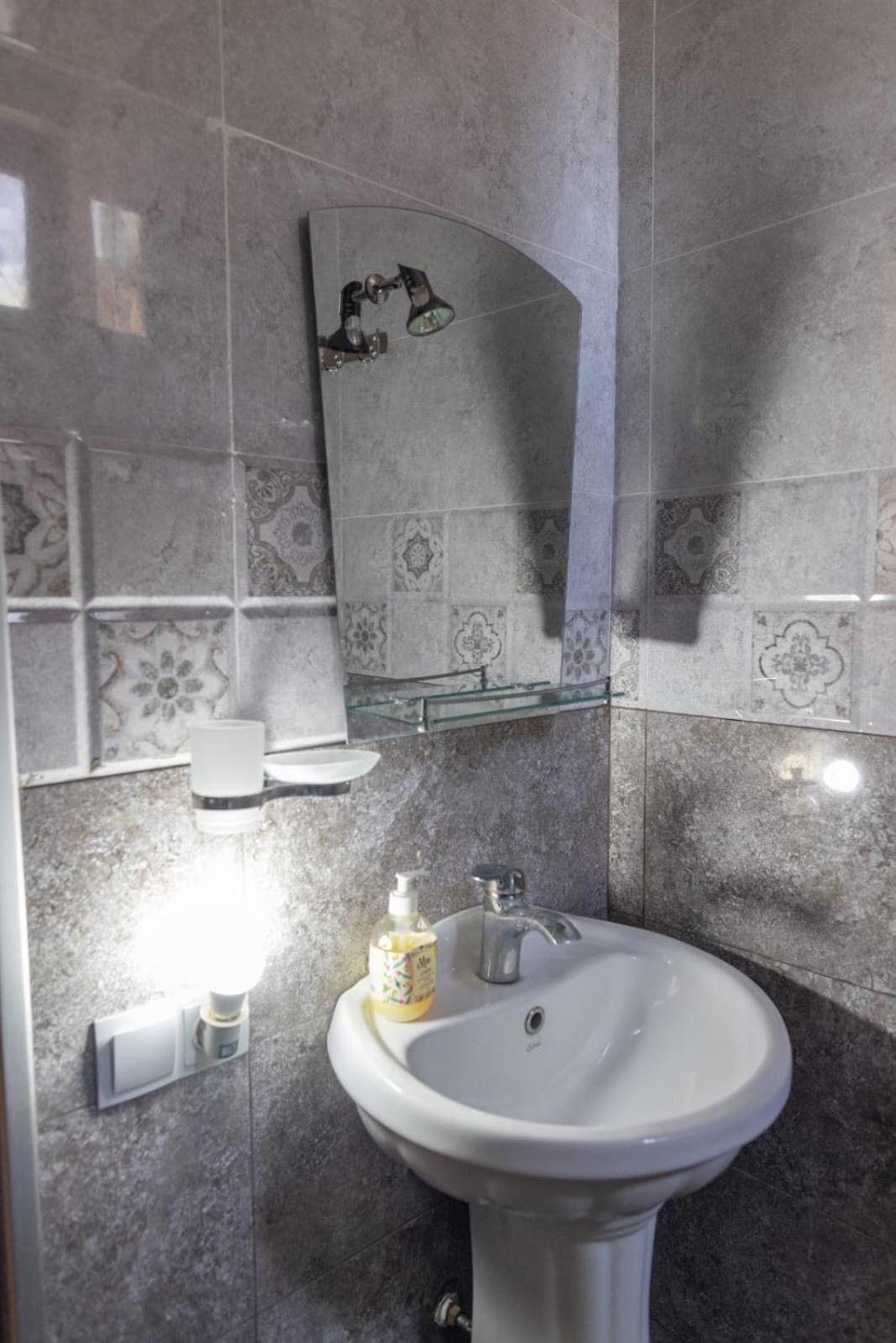 Wine House Hotel Тбилиси Екстериор снимка