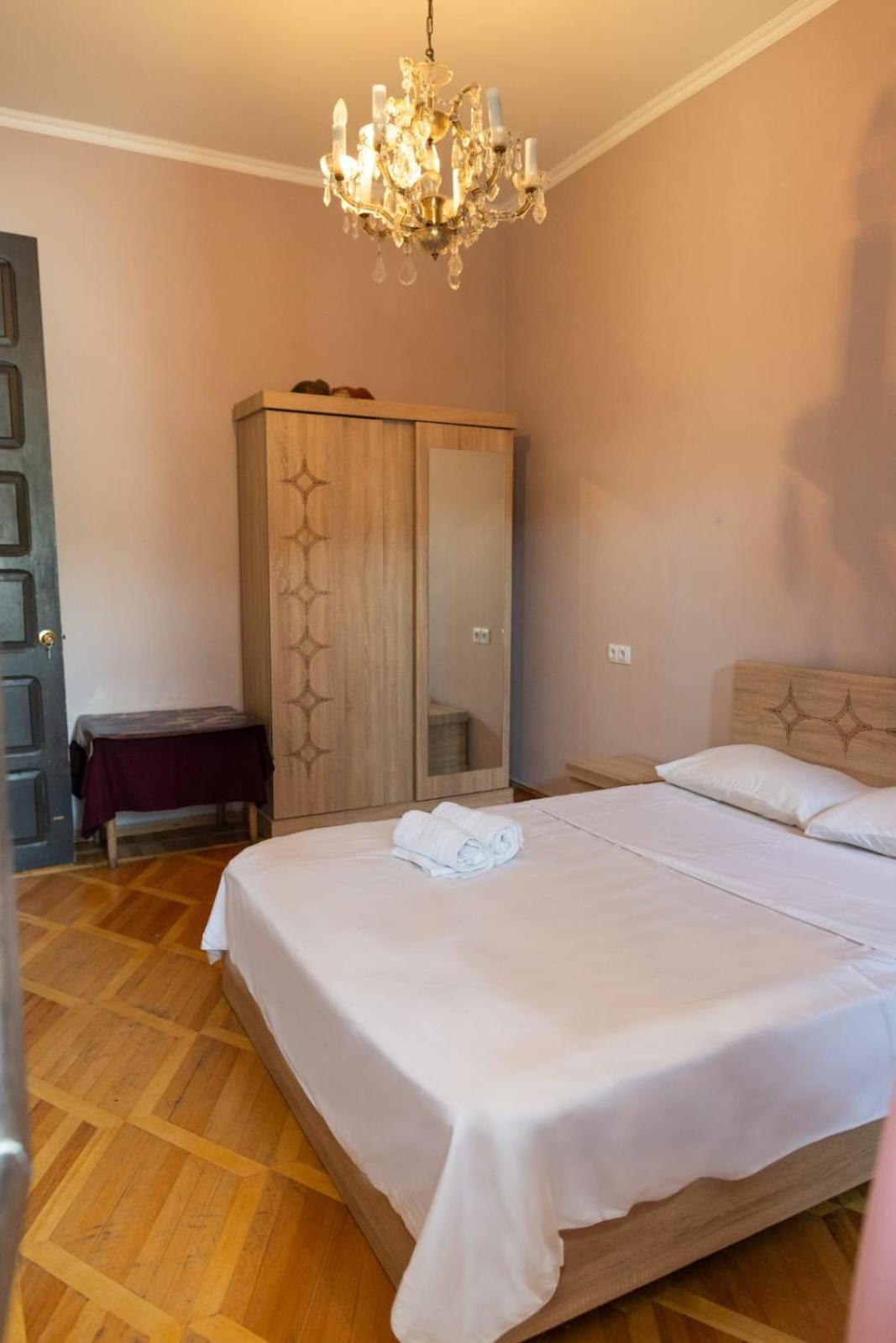 Wine House Hotel Тбилиси Екстериор снимка