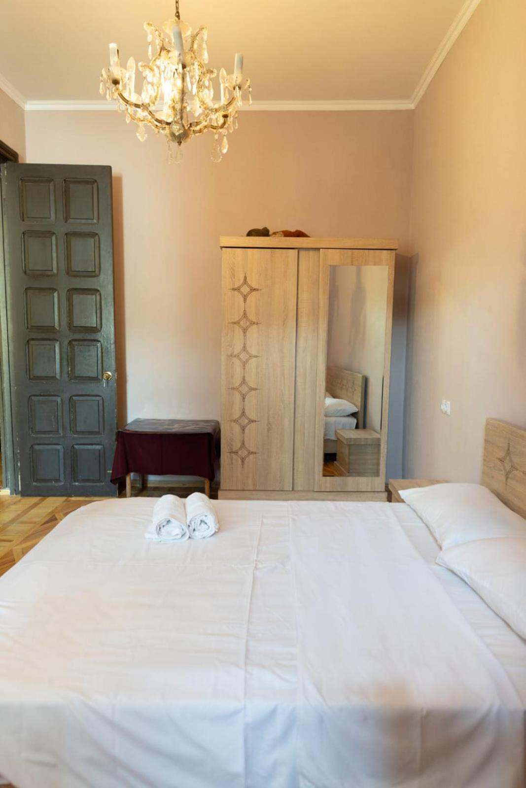 Wine House Hotel Тбилиси Екстериор снимка